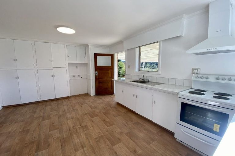 Photo of property in 204 Waikawa Road, Waikawa, Picton, 7220