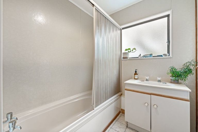 Photo of property in 26 Brian Crescent, Stanmore Bay, Whangaparaoa, 0932