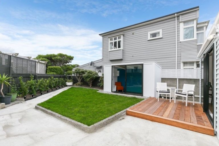 Photo of property in 40 Rua Street, Lyall Bay, Wellington, 6022
