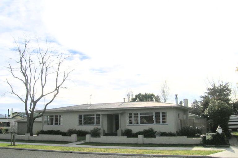 Photo of property in 98 Duchess Crescent, Mayfair, Hastings, 4122