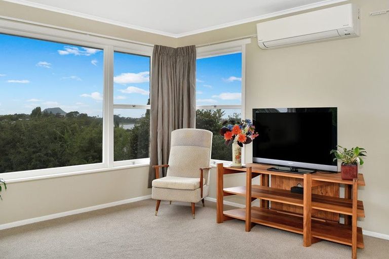 Photo of property in 84 Sutherland Road, Brookfield, Tauranga, 3110