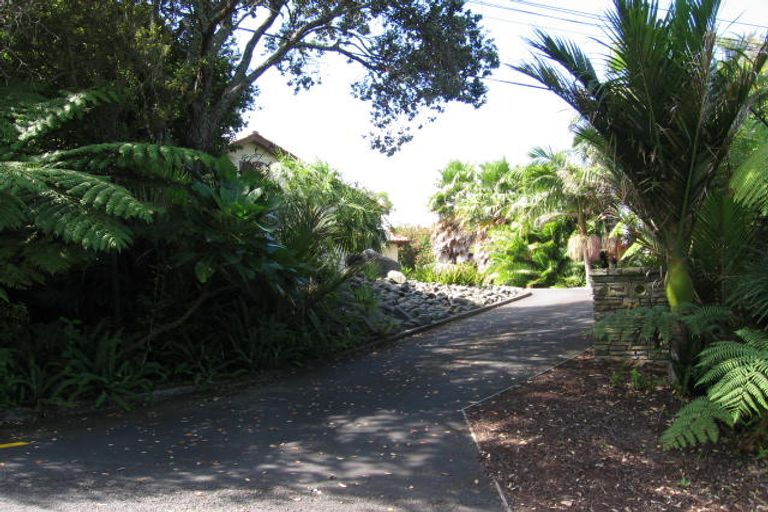 Photo of property in 70 Cliff Road, Torbay, Auckland, 0630