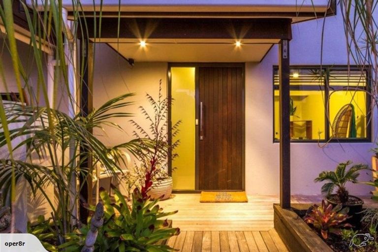 Photo of property in 1/46 Masterton Road, Rothesay Bay, Auckland, 0630