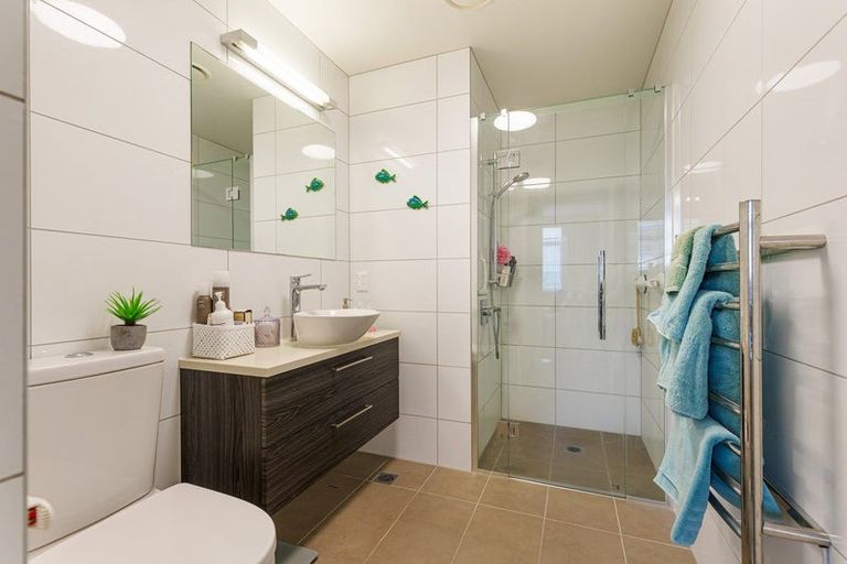 Photo of property in 86 Rewa Rewa Lane, Orewa, 0931