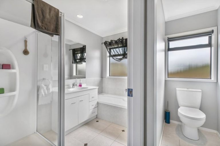 Photo of property in 51 Honeysuckle Lane, Ohauiti, Tauranga, 3112