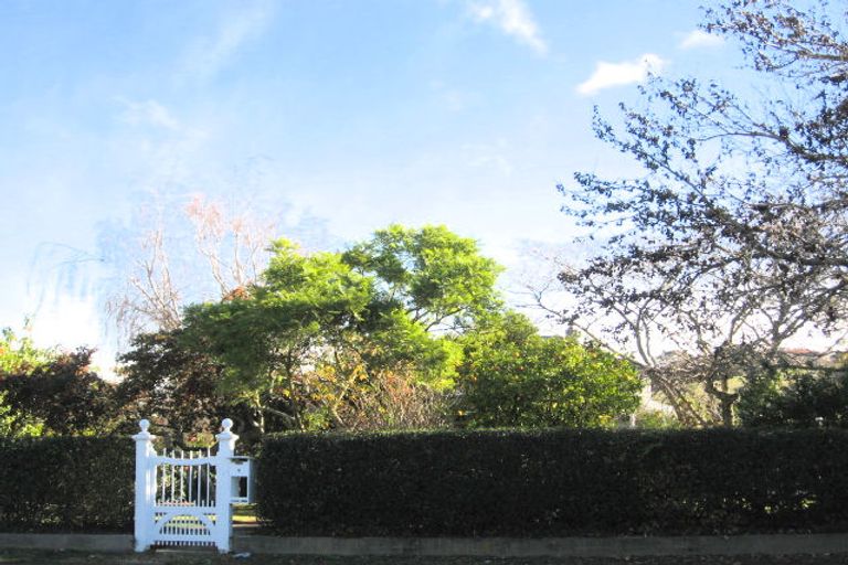 Photo of property in 4 Church Road, Taradale, Napier, 4112