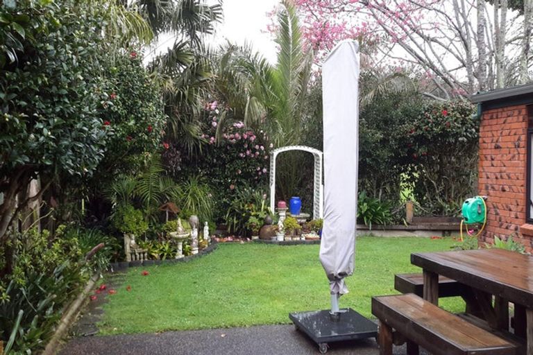 Photo of property in 2/28 Beach Road, Pahurehure, Papakura, 2113