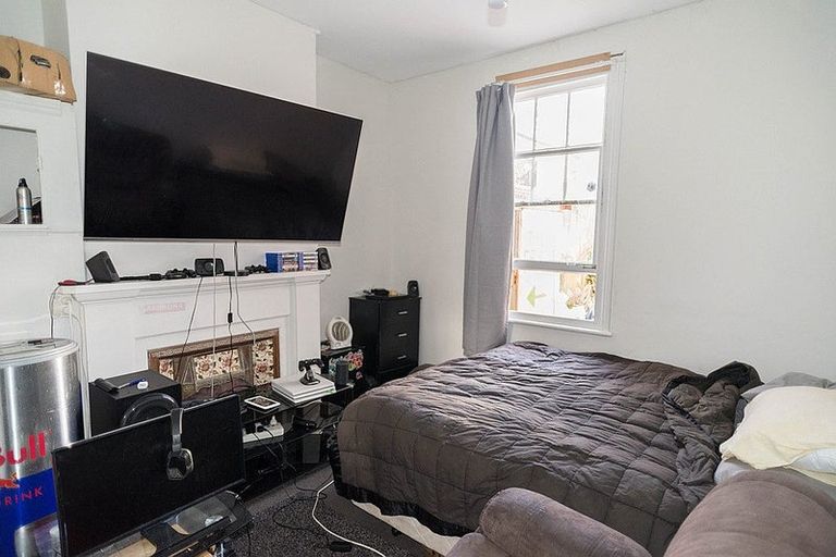 Photo of property in 19 Hyde Street, North Dunedin, Dunedin, 9016