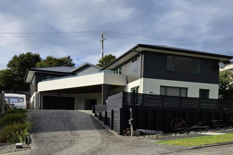 Photo of property in 111 Pacific View Drive, Whangamata, 3620