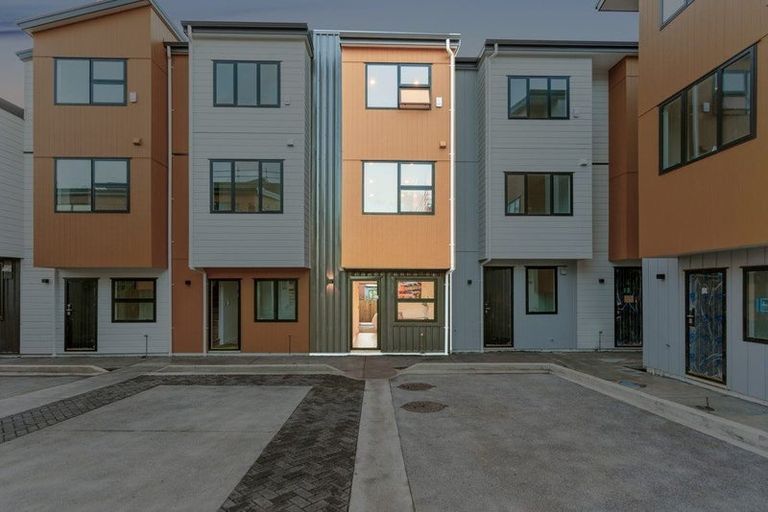 Photo of property in 5/28 Lavelle Road, Henderson, Auckland, 0612