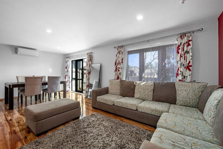 Photo of property in 1/23 Fields Parade, Oteha, Auckland, 0632