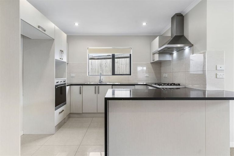 Photo of property in 88 Keri Vista Rise, Papakura, 2110