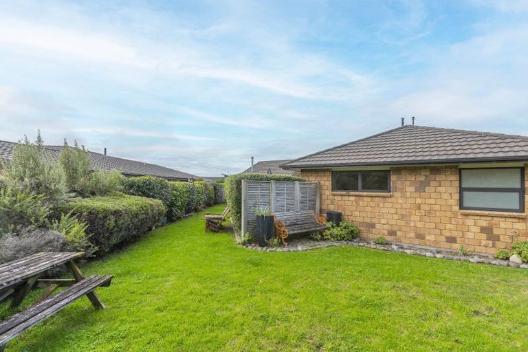 Photo of property in 8 Pateke Way, Paraparaumu Beach, Paraparaumu, 5032