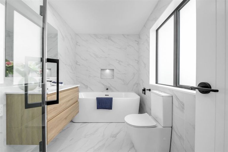 Photo of property in 215a Murphys Road, Flat Bush, Auckland, 2019