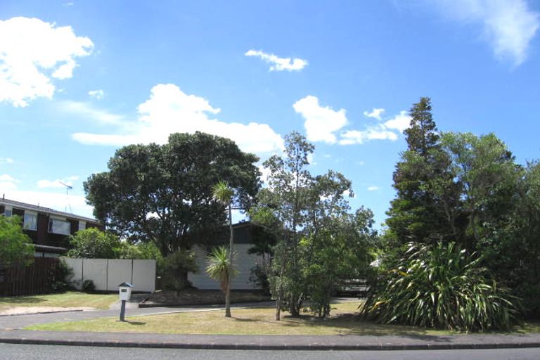 Photo of property in 134 Sycamore Drive, Sunnynook, Auckland, 0620