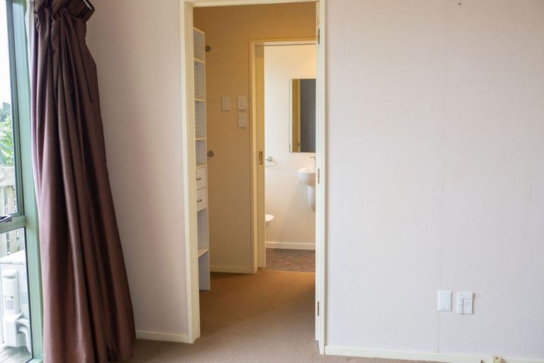 Photo of property in 9 Amokura Street, Waikanae, 5036