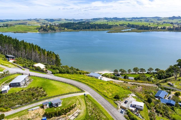 Photo of property in 6 Emay Crescent, Pahi, Paparoa, 0571