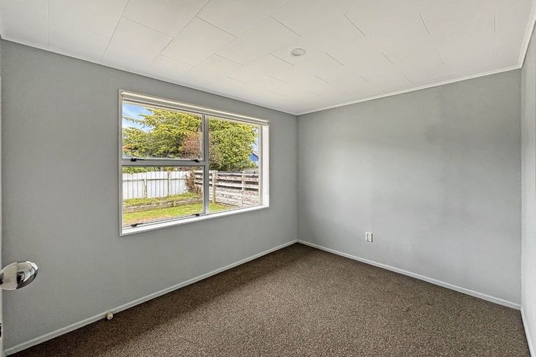 Photo of property in 270b Wellington Road, Wainuiomata, Lower Hutt, 5014