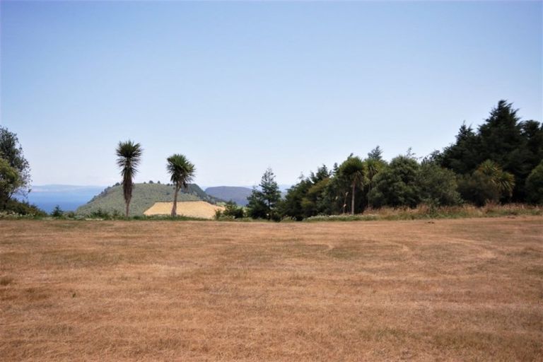 Photo of property in 124 Highland Drive, Acacia Bay, Taupo, 3385