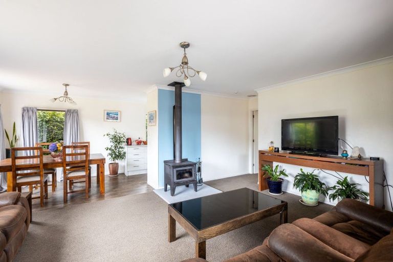 Photo of property in 17 Kipling Drive, Whalers Gate, New Plymouth, 4310