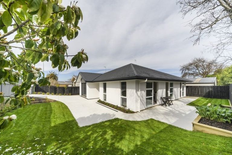 Photo of property in 74 Heretaunga Street, Palmerston North, 4414