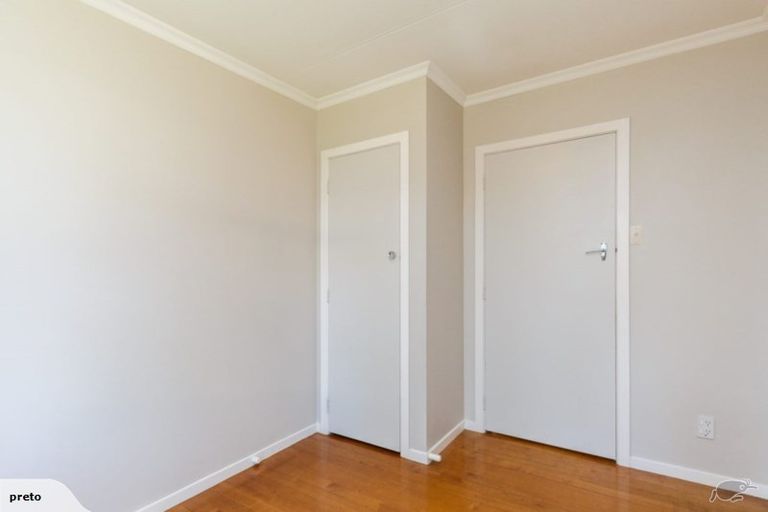 Photo of property in 10 Mokau Place, Terrace End, Palmerston North, 4410