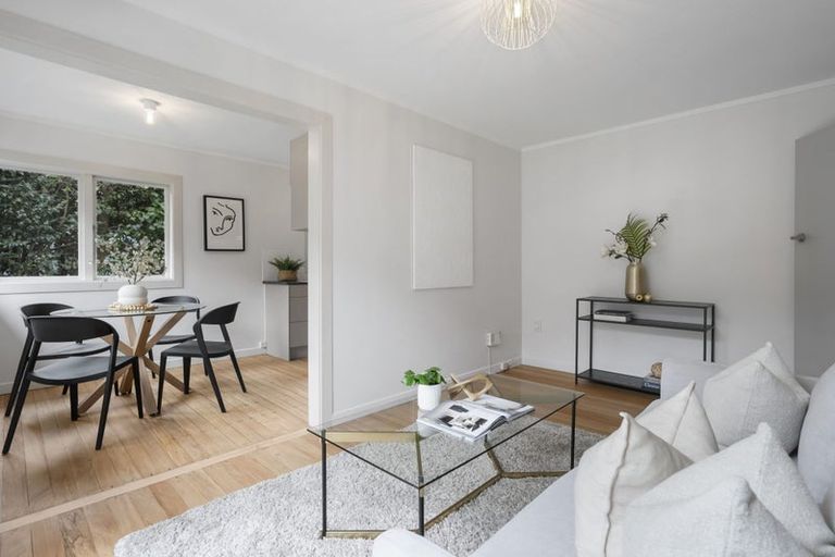 Photo of property in 1/12 Craigbank Avenue, New Lynn, Auckland, 0600