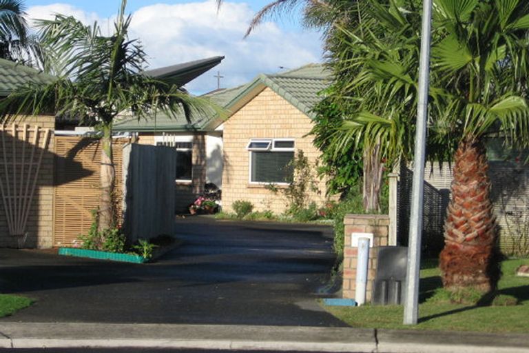Photo of property in 25 Dan Tori Place, Orewa, 0931