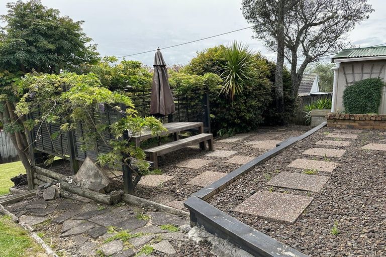 Photo of property in 189 Titirangi Road, Titirangi, Auckland, 0604