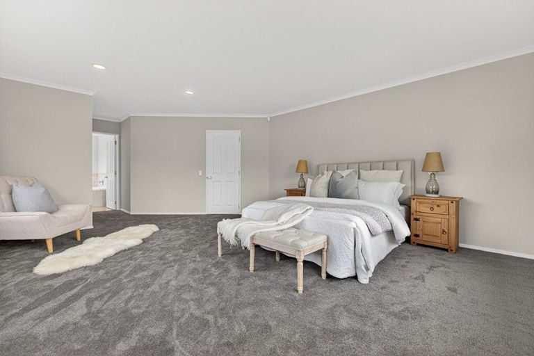 Photo of property in 32 Delmont Close, East Tamaki Heights, Auckland, 2016