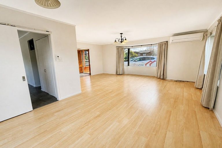 Photo of property in 3 Kadina Place, Botany Downs, Auckland, 2010