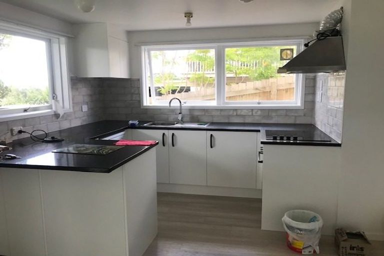 Photo of property in 6 Knightsbridge Drive, Forrest Hill, Auckland, 0620