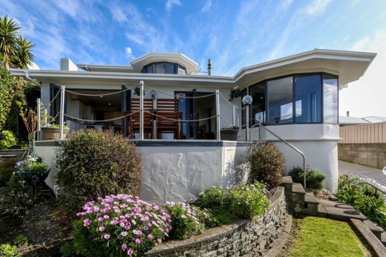 Photo of property in 27 Findlay Street, Moturoa, New Plymouth, 4310