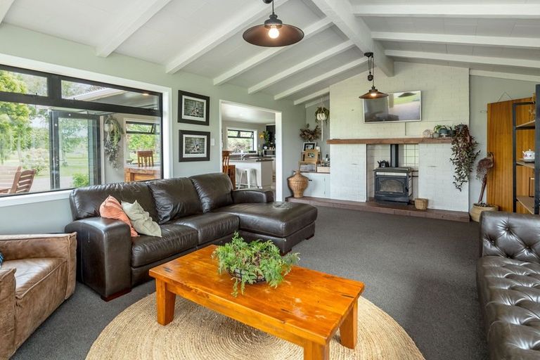 Photo of property in 1008 Cowper Road, Dannevirke, 4976