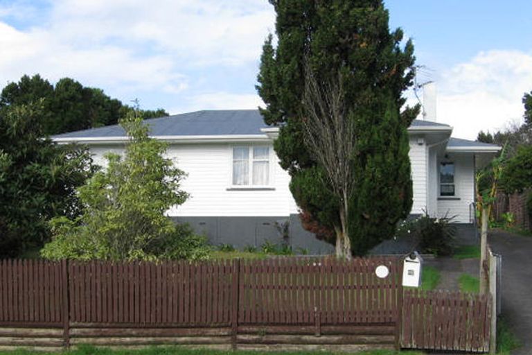 Photo of property in 29 Glen Marine Parade, Glendene, Auckland, 0602