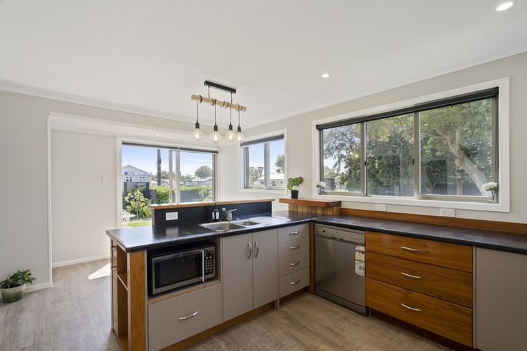 Photo of property in 2 Drake Street, Vogeltown, New Plymouth, 4310