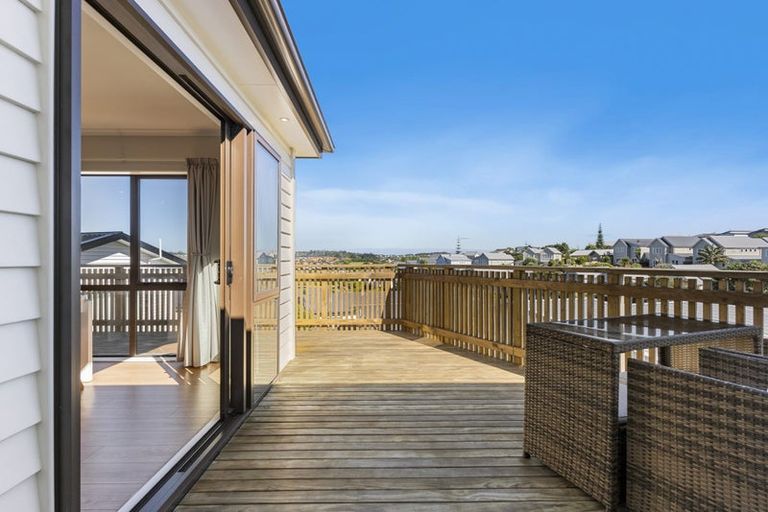 Photo of property in 25 Whale Bay Rise, Gulf Harbour, Whangaparaoa, 0930
