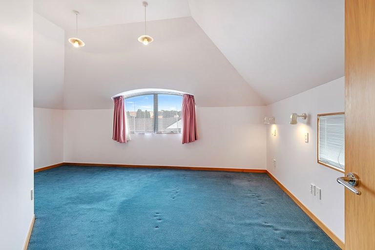 Photo of property in 3 Balcairn Place, Terrace End, Palmerston North, 4410