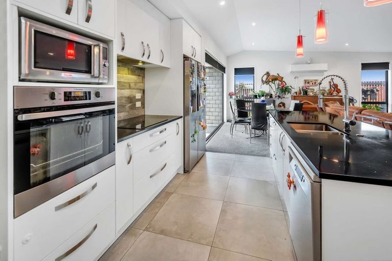 Photo of property in 11 Te Paea Crescent, Papamoa Beach, Papamoa, 3118