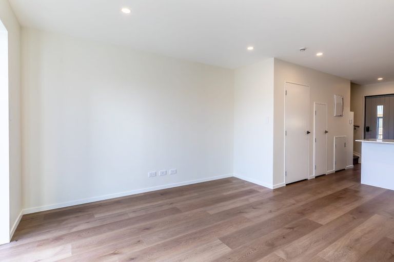 Photo of property in 8/25 Jabuka Street, Glen Eden, Auckland, 0602