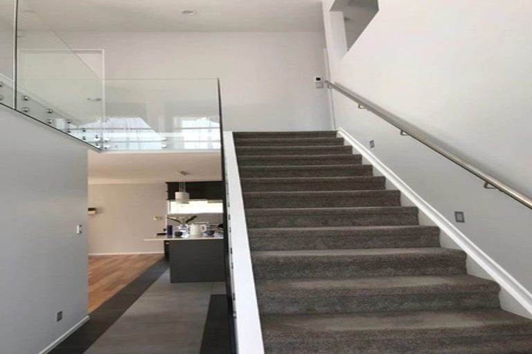 Photo of property in 4 Hornbill Drive, Fairview Heights, Auckland, 0632