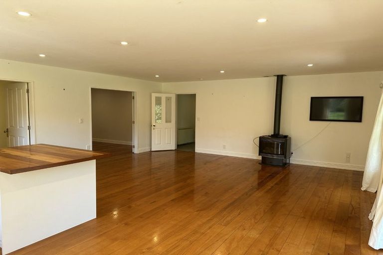 Photo of property in 98 Rahui Road, Otaki, 5512