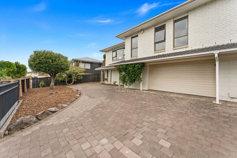 Photo of property in 19 Venus Place, Half Moon Bay, Auckland, 2012