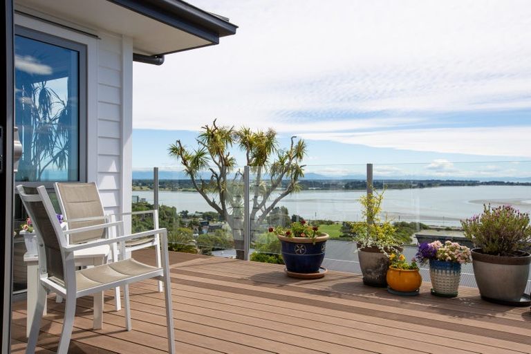 Photo of property in 20 Maffeys Road, Mount Pleasant, Christchurch, 8081