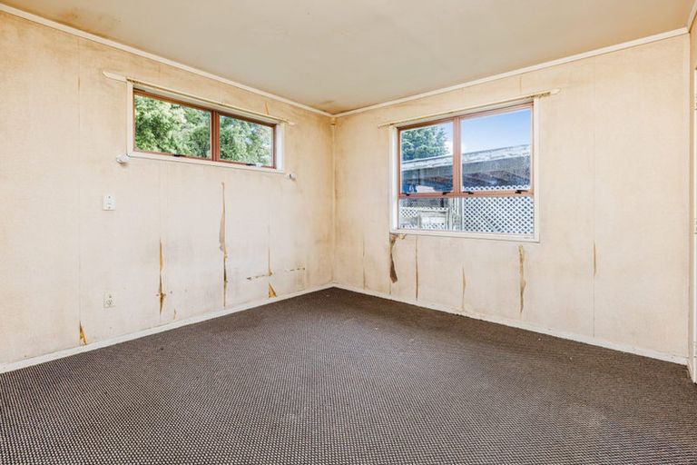 Photo of property in 17 Gloaming Place, Conifer Grove, Takanini, 2112