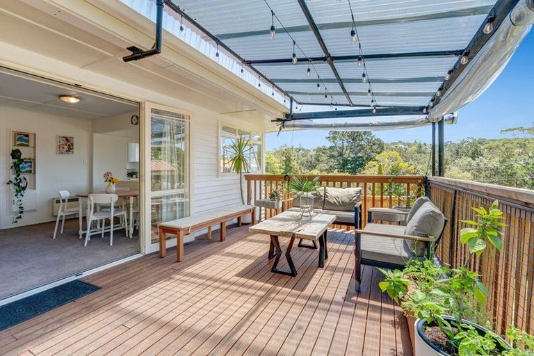 Photo of property in 1/50 Kaipatiki Road, Glenfield, Auckland, 0629