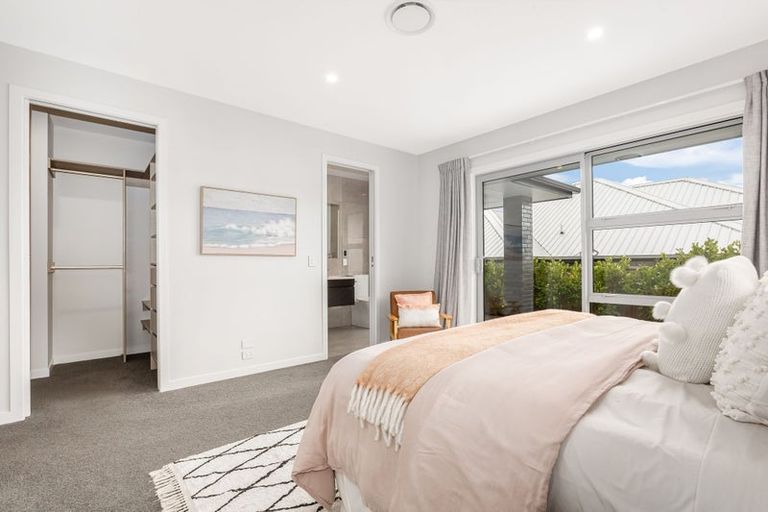 Photo of property in 49 Waitaria Terrace, Aotea, Porirua, 5024