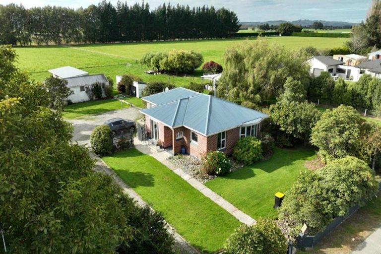 Photo of property in 93 Seaward Road, Edendale, 9825