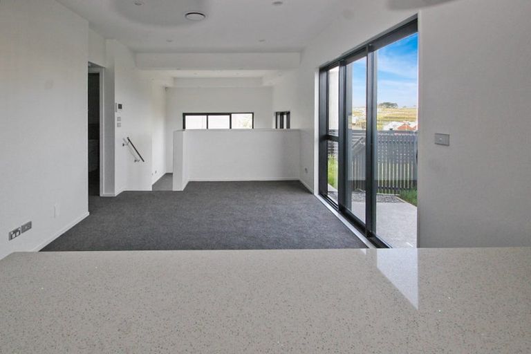 Photo of property in 1 Moki Place, Long Bay, Auckland, 0630