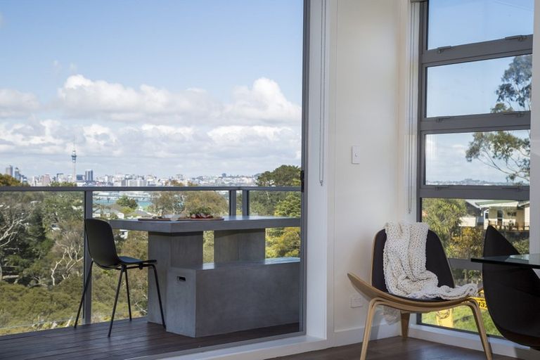 Photo of property in 8a Huka Road, Birkenhead, Auckland, 0626